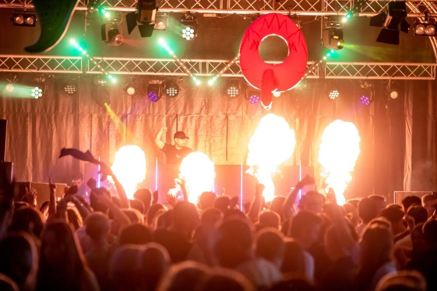 Grootste editie ooit van Schoot Kermis: topartiesten en eventuele EK-finale live